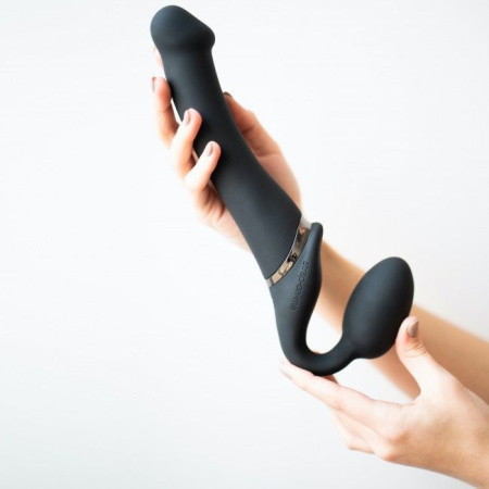 Безремневой страпон с вибрацией Strap-On-Me Vibrating Black M, диаметр 3,3см, пульт ДУ, регулируемый || Безремінний страпон з вібрацією Strap-On-Me Vibrating Black M, діаметр 3,3 см, пульт ДК, регульовани